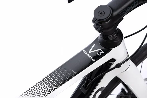 Colnago V3 Disc Shimano 105 12spd Road Bike - Image 3