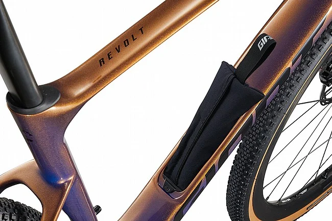 Giant 2025 Revolt Advanced Pro 1 Gravel Bike - Image 5